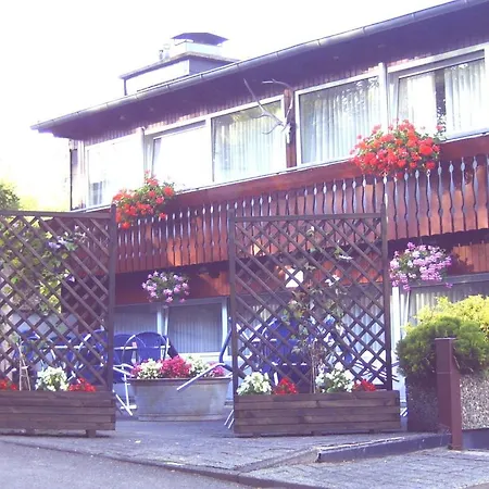 Konukevi Landhaus Jagdschlosschen 2*
